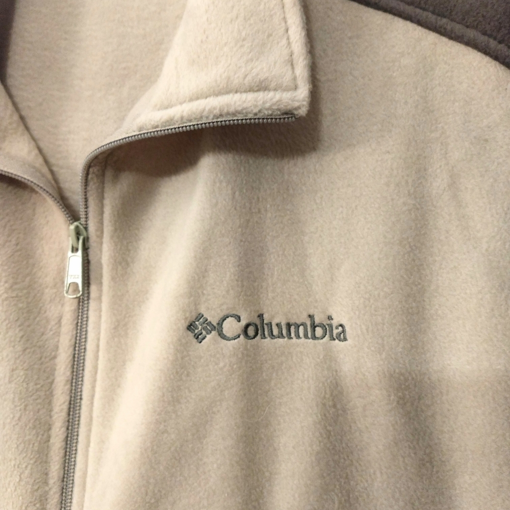Columbia Sportswear Men's Brown & Tan Zipper Vest - Picture 3 of 4
